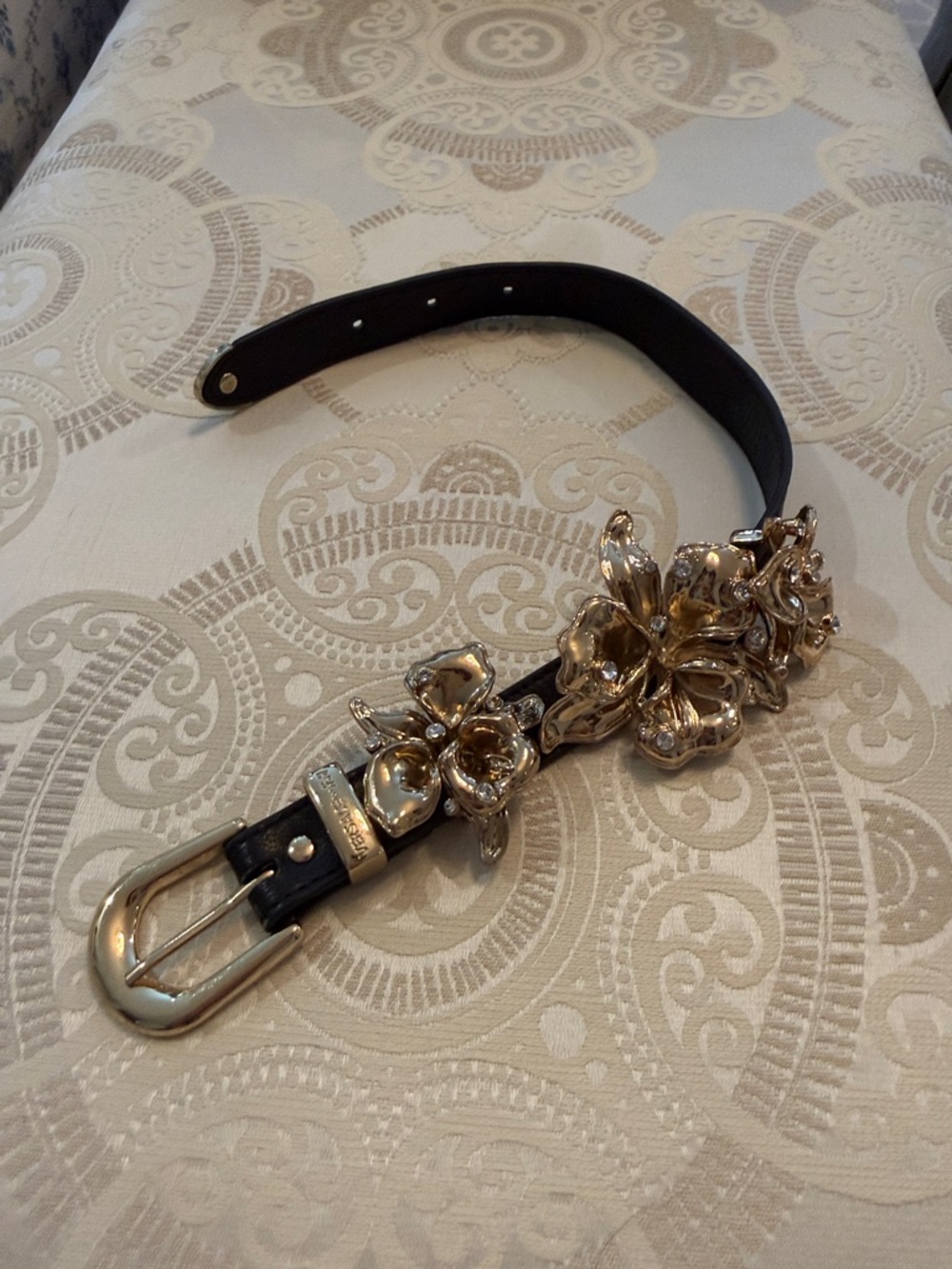 VERSACE for H&M 2011 rare flower necklace Gold Floral Embellishments